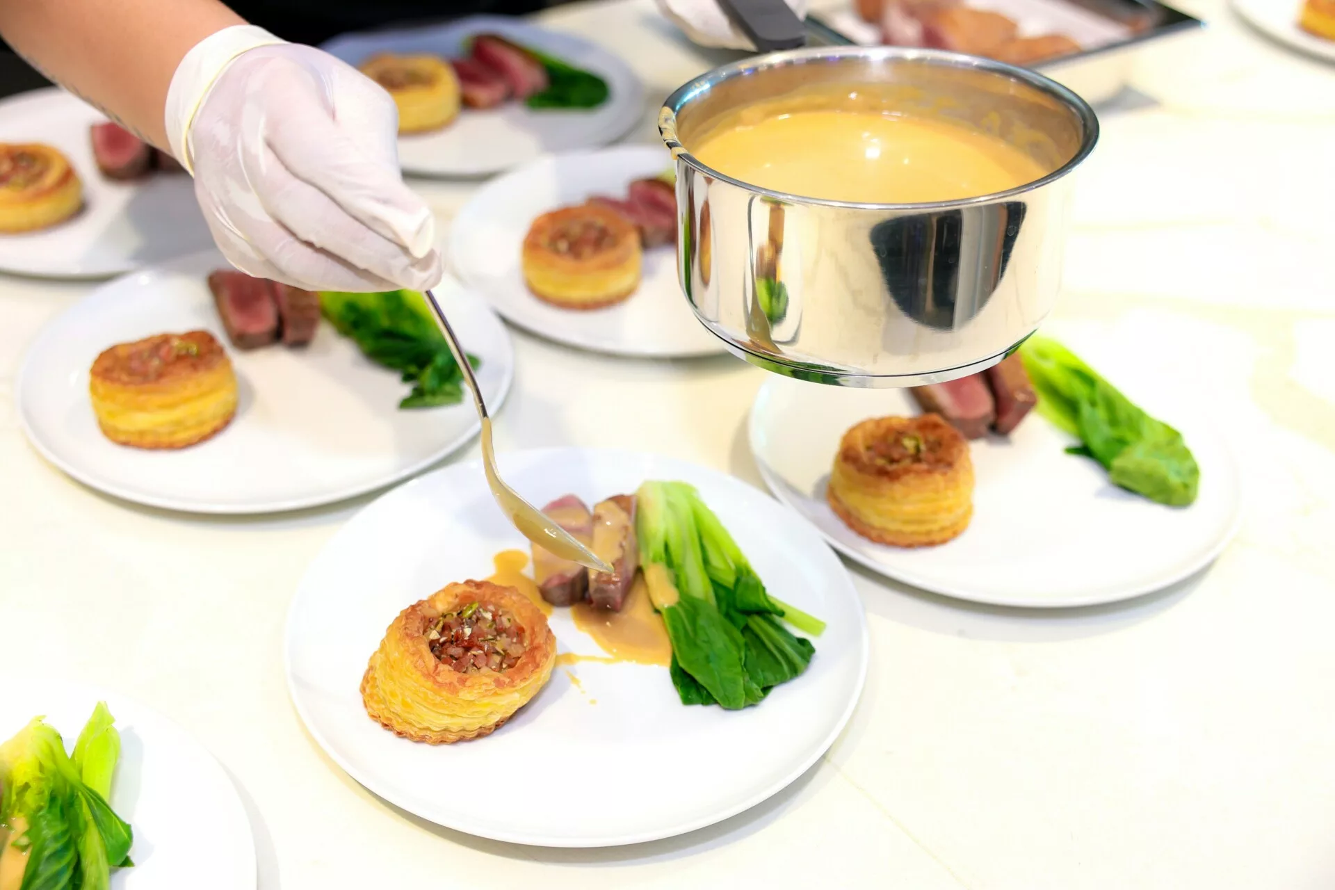 Ức Vịt Ủ Khô & Bánh Vol-Au-Vent Trung Thu