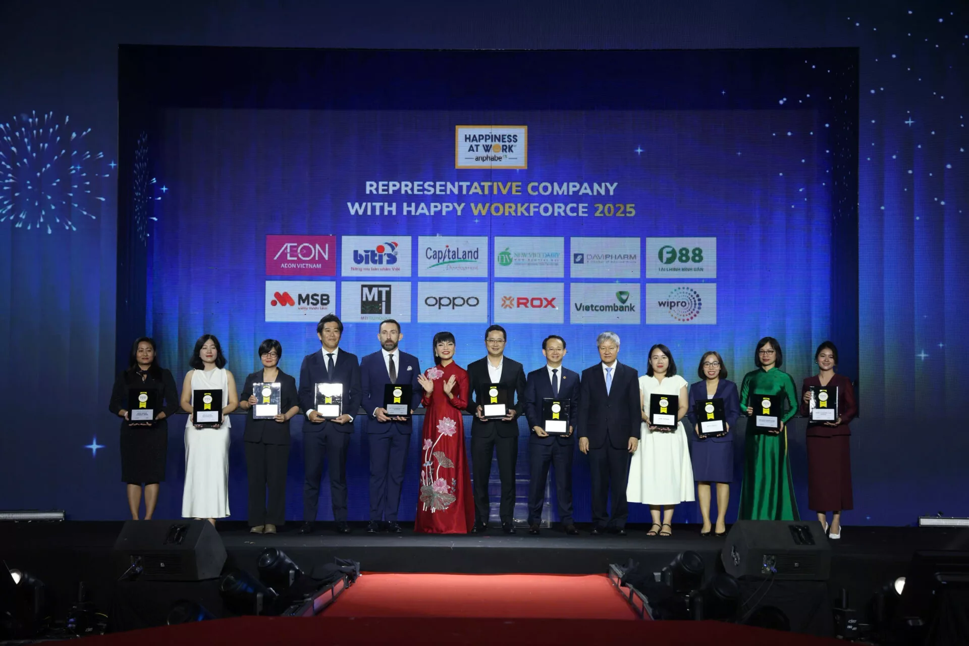 NEW VIET DAIRY TIẾP TỤC ĐƯỢC VINH DANH TRONG TOP 100 NƠI LÀM VIỆC TỐT NHẤT VIỆT NAM®  & ĐẠT CHỨNG NHẬN NGUỒN NHÂN LỰC HẠNH PHÚC® 2025