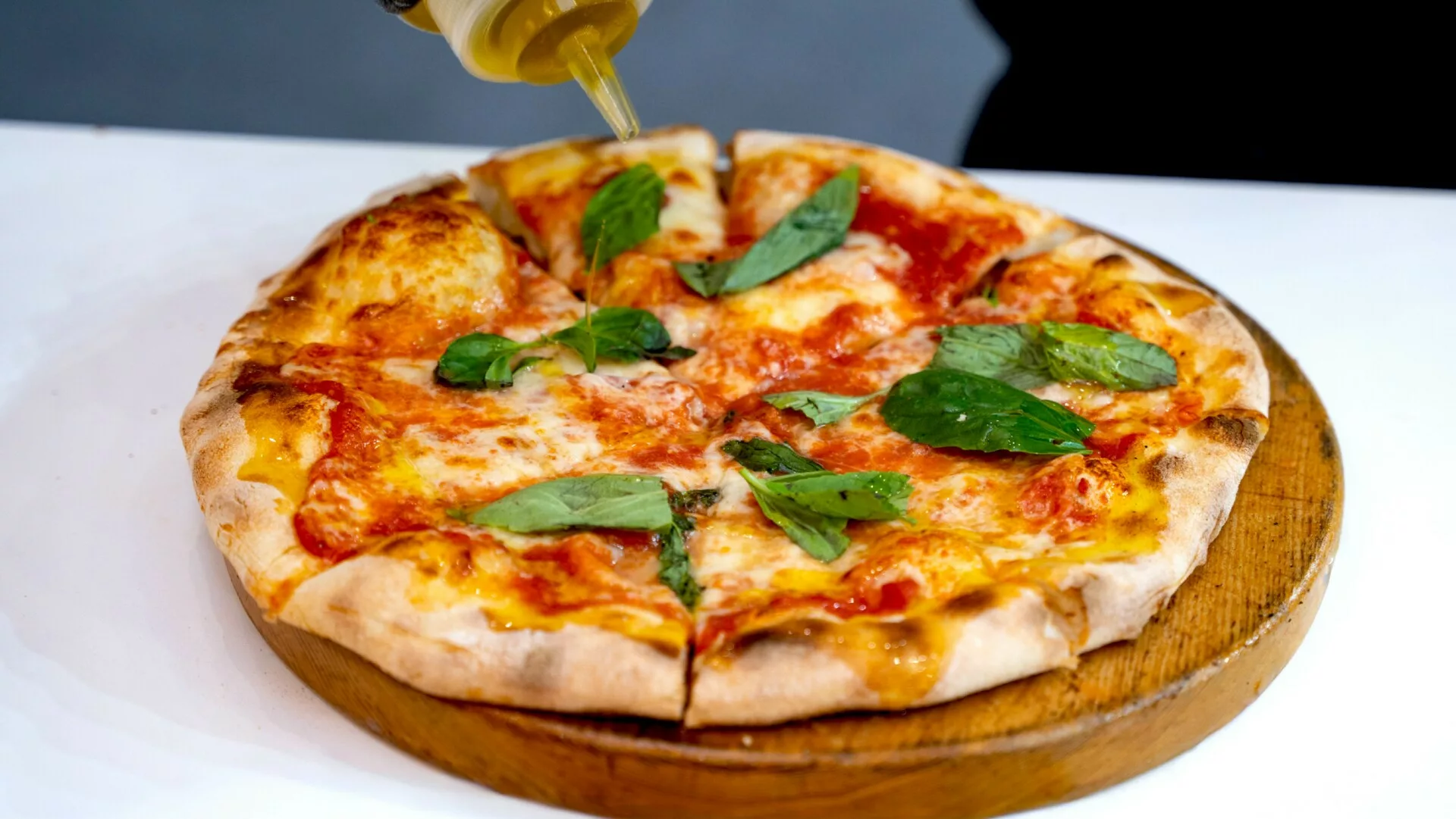 Bánh Pizza Truyền Thống